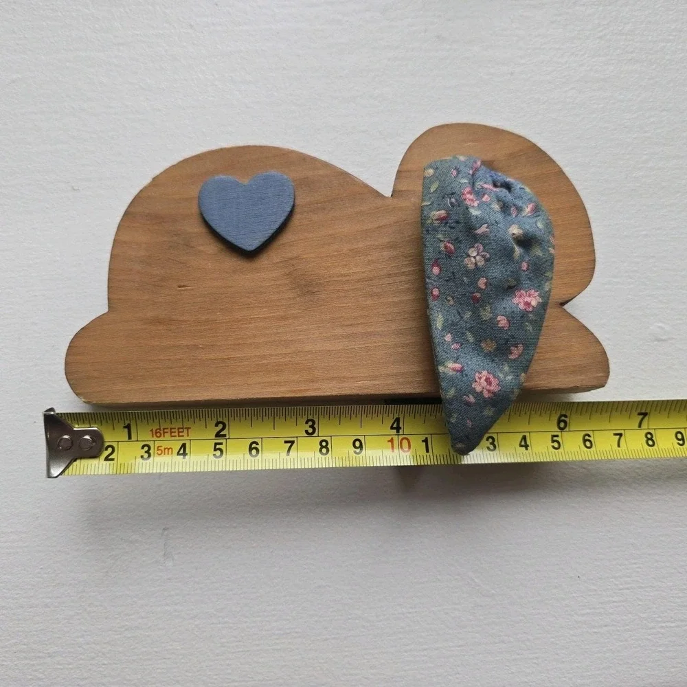 Vintage Wood Rabbit Bunny Figurine‎ Heart Painted Farmhouse Easter Miniature